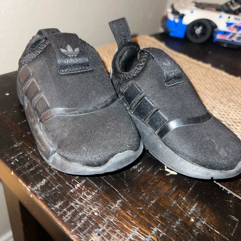 CHILD ADIDAS SHOES